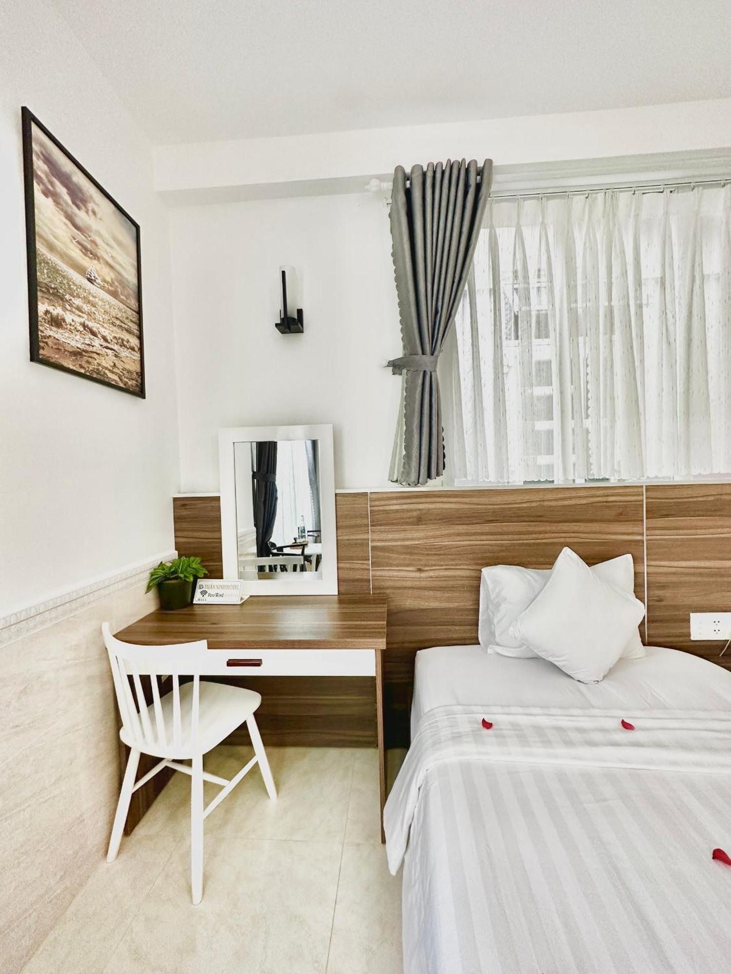 Tuan Ninh Hotel I Chi Khu Co Ong エクステリア 写真